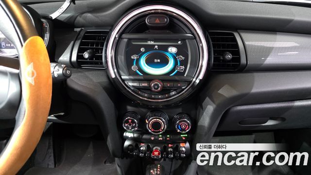 MINI Cooper 5Door Standard 3rd 2018 — фото 14