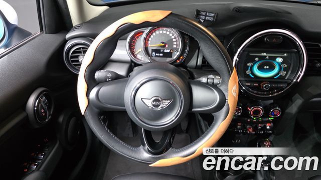 MINI Cooper 5Door Standard 3rd 2018 — фото 15