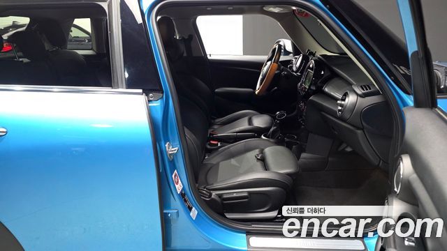 MINI Cooper 5Door Standard 3rd 2018 — фото 26