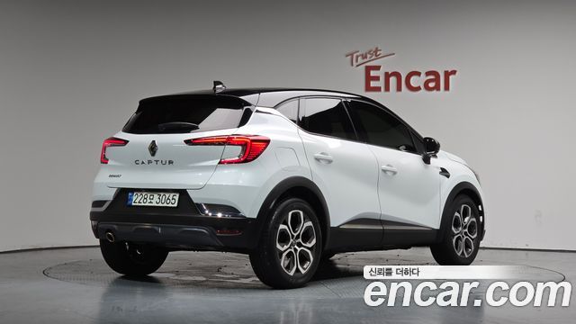 Renault Korea Captur 1.3 TCe Edition Paris 2021 — фото 2