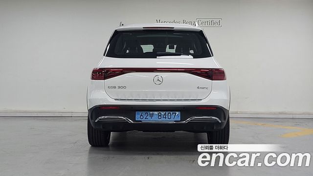 Mercedes-Benz EQB (X243) EQB300 4MATIC AMG Line 2026 — фото 4