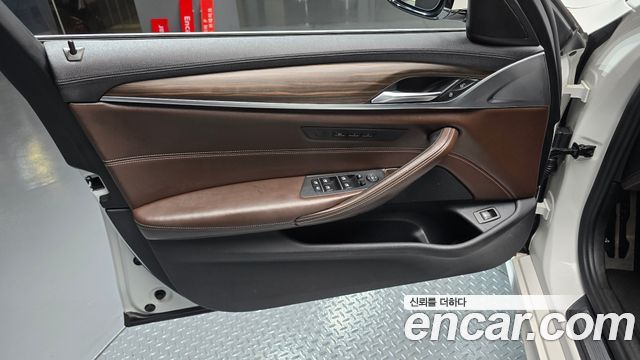 BMW 5 Series (G30) 520d M Sport Package Plus 2018 — фото 24
