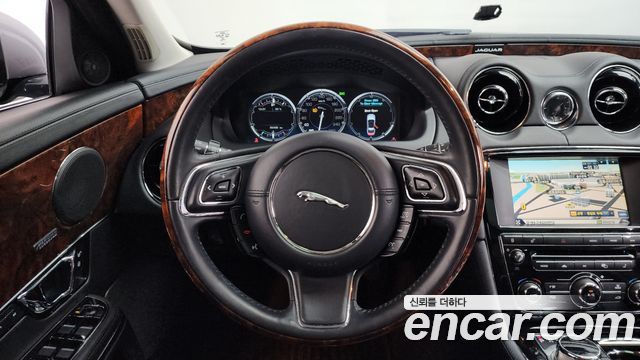 Jaguar XJ 3.0 SC Premium Luxury LWB X351 2014 — фото 13