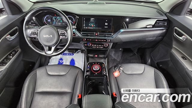 Kia Niro Plus Air 2023 — фото 7