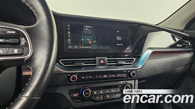 Kia Niro Plus Air 2023 — фото 12