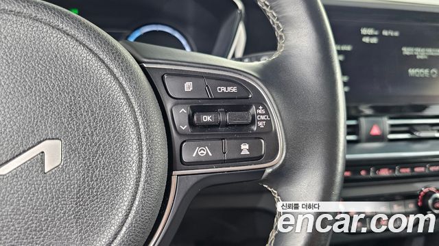 Kia Niro Plus Air 2023 — фото 16
