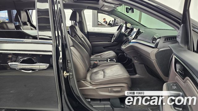 Honda Odyssey 3.5 5th 2019 — фото 11