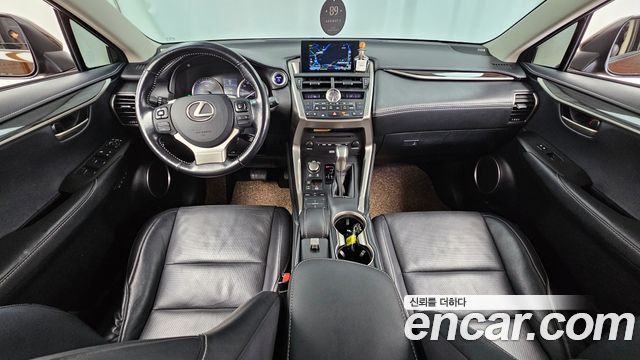 Lexus NX300h Executive 2016 — фото 7