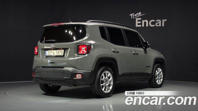 Jeep Renegade 1.3 Longitude 2022 — фото 2