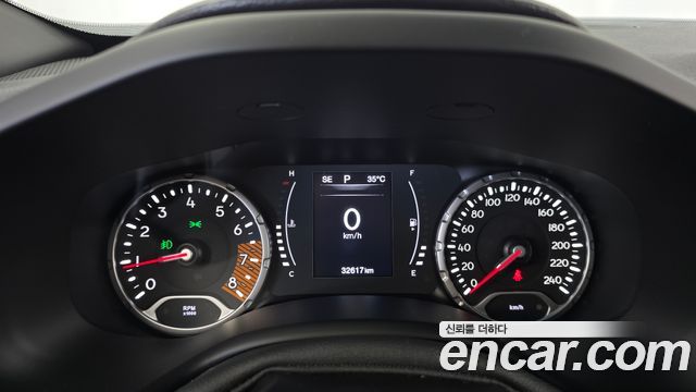 Jeep Renegade 1.3 Longitude 2022 — фото 8