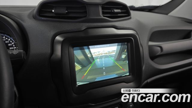 Jeep Renegade 1.3 Longitude 2022 — фото 12