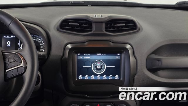 Jeep Renegade 1.3 Longitude 2022 — фото 13
