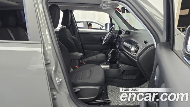 Jeep Renegade 1.3 Longitude 2022 — фото 26