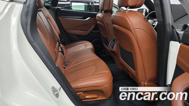 Maserati Levante 3.0 Diesel AWD 2017 — фото 12