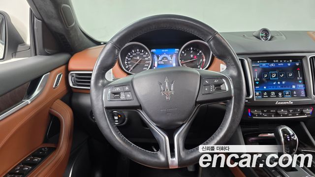 Maserati Levante 3.0 Diesel AWD 2017 — фото 13