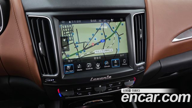 Maserati Levante 3.0 Diesel AWD 2017 — фото 14