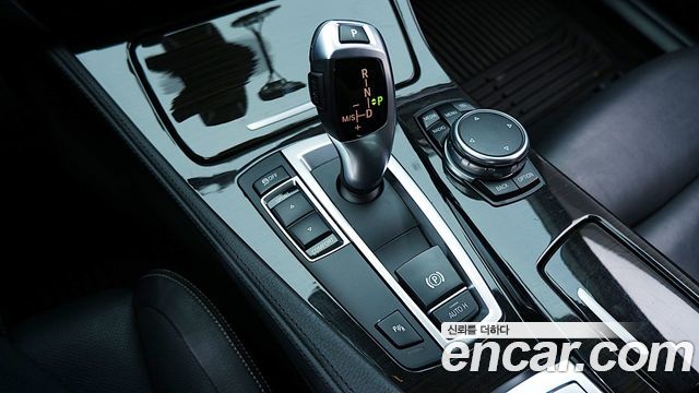 BMW 5 Series (F10) 520d Luxury Plus 2016 — фото 9