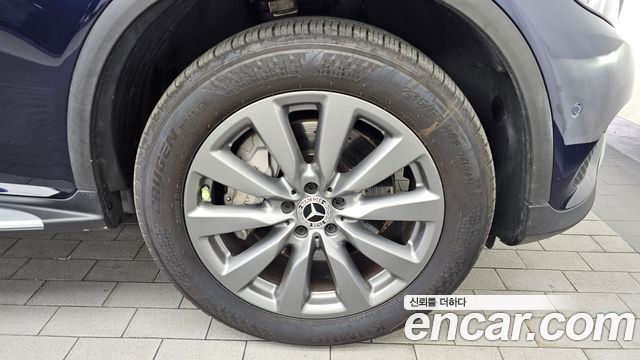 Mercedes-Benz GLC-Class (X253) GLC350e 4MATIC Premium 2019 — фото 21