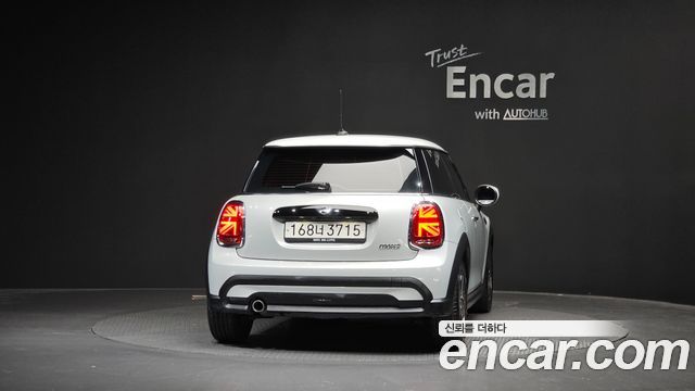 MINI Cooper Classic Third Generation 2023 — фото 4