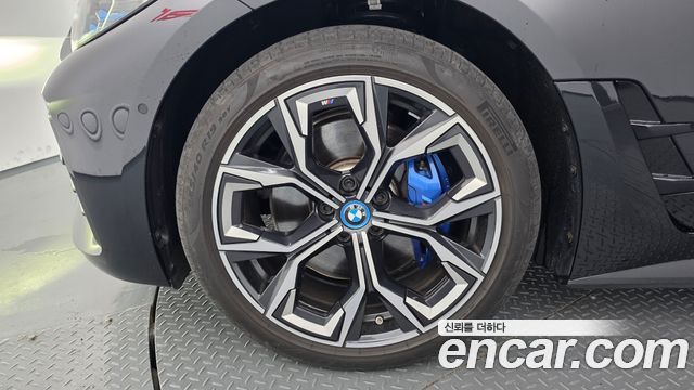 BMW i4 eDrive40 M Sports Pro 2023 — фото 5