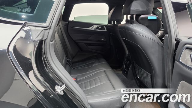 BMW i4 eDrive40 M Sports Pro 2023 — фото 11