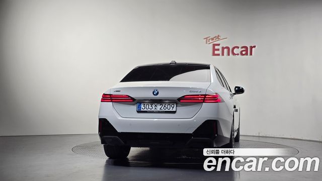BMW 5 Series (G60) 530e xDrive M Sport 2025 — фото 4