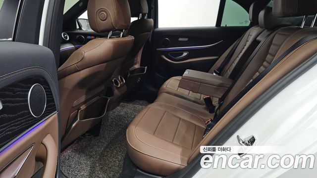 Mercedes-Benz E-Class (W213) E250 AMG Line 2023 — фото 12