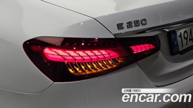 Mercedes-Benz E-Class (W213) E250 AMG Line 2023 — фото 23