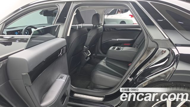 Hyundai Grandeur (GN7) 2,5 Gasoline 2WD Premium 2024 — фото 12