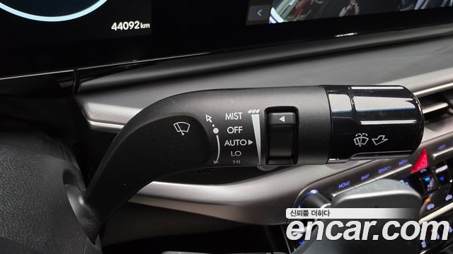 Hyundai Grandeur (GN7) 2,5 Gasoline 2WD Premium 2024 — фото 27