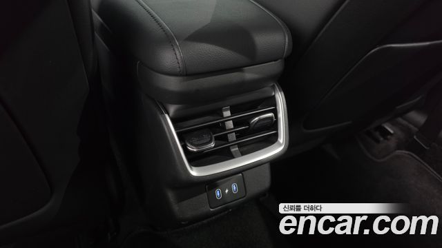 Hyundai Grandeur (GN7) 2,5 Gasoline 2WD Premium 2024 — фото 35