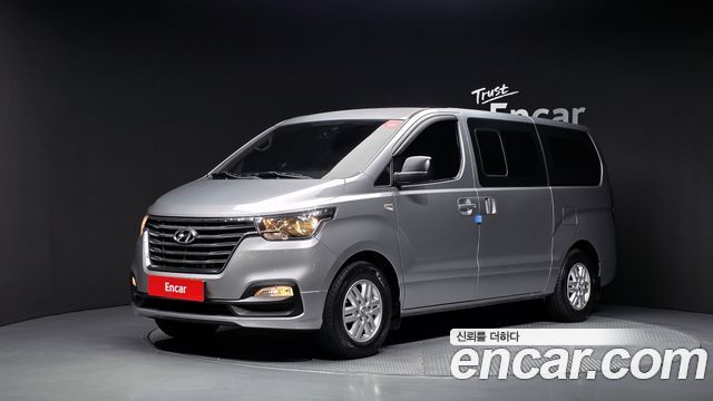 Hyundai Grand Starex Van 5-Seater Smart