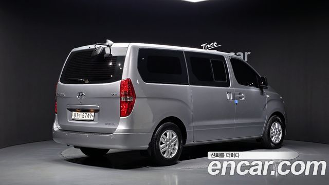 Hyundai Grand Starex Van 5-Seater Smart 2021 — фото 2