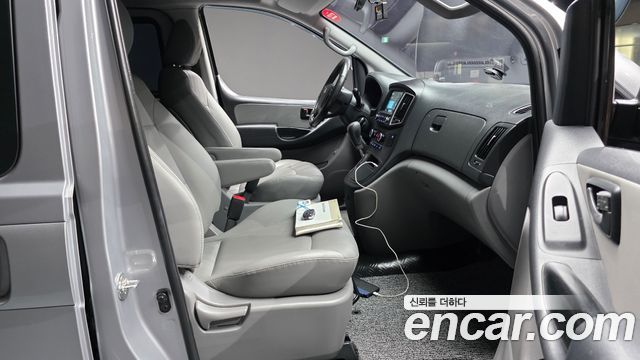 Hyundai Grand Starex Van 5-Seater Smart 2021 — фото 18