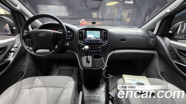 Hyundai Grand Starex Van 5-Seater Smart 2021 — фото 27