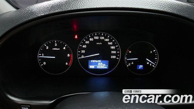 Hyundai Grand Starex Van 5-Seater Smart 2021 — фото 28
