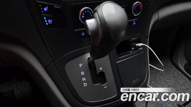 Hyundai Grand Starex Van 5-Seater Smart 2021 — фото 30