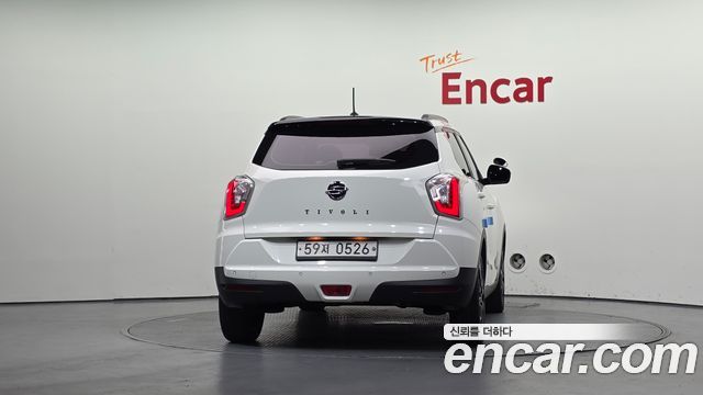 KG Mobility (SsangYong) Tivoli LX 2WD HI-DLX 2016 — фото 4