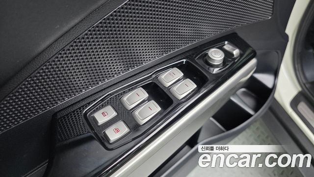 KG Mobility (SsangYong) Tivoli LX 2WD HI-DLX 2016 — фото 12