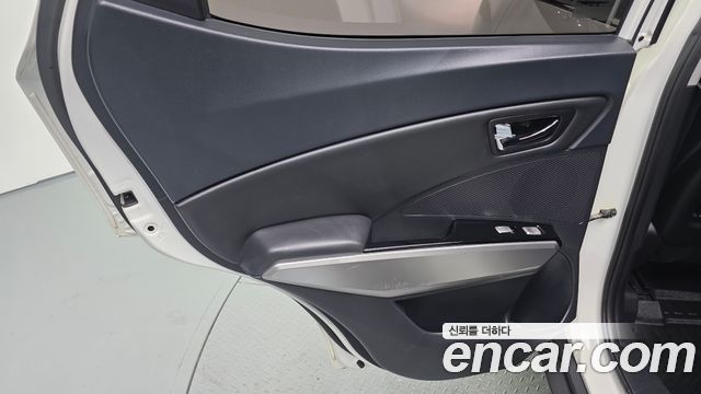 KG Mobility (SsangYong) Tivoli LX 2WD HI-DLX 2016 — фото 25