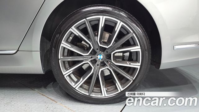 BMW 7 Series (G11) 730Ld xDrive M Sport 2020 — фото 21