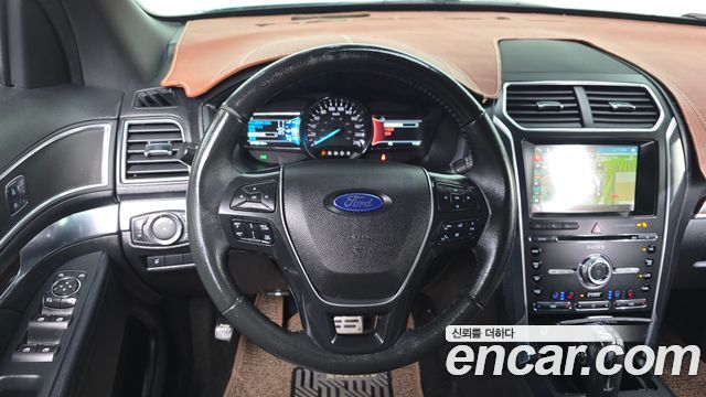 Ford Explorer 2.3 Limited 4WD 5th 2018 — фото 17