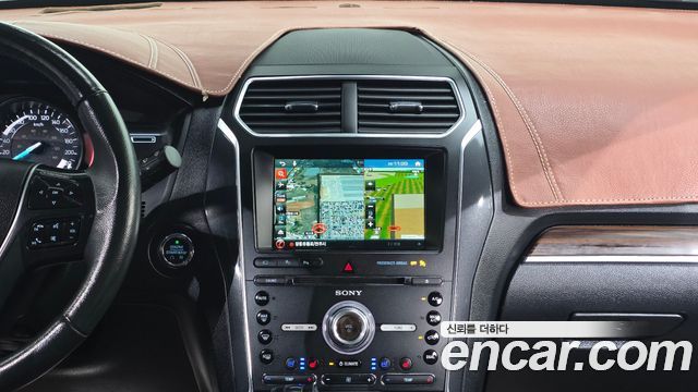 Ford Explorer 2.3 Limited 4WD 5th 2018 — фото 19