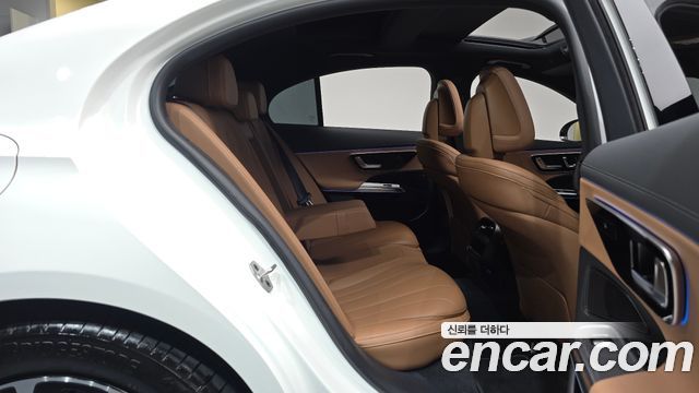 Mercedes-Benz E-Class (W214) E200 Avantgarde 2025 — фото 12