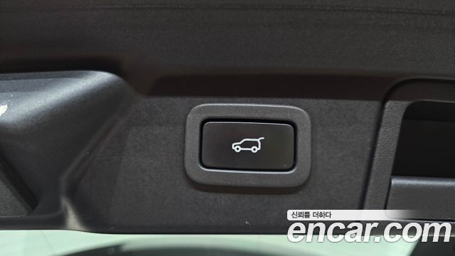 Land Rover Range Rover Velar 3.0 D300 R-Dynamic HSE 2018 — фото 17