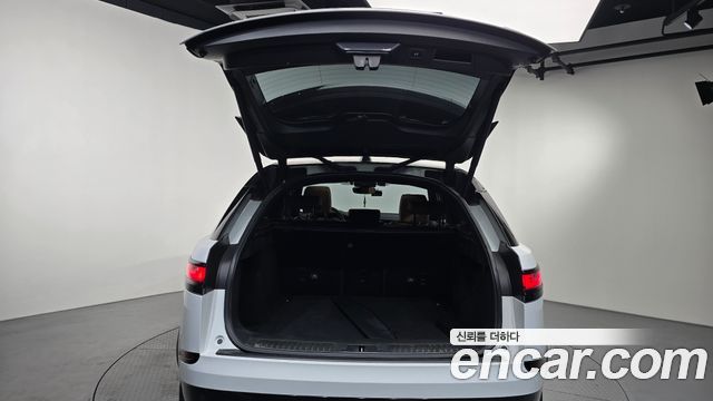 Land Rover Range Rover Velar 3.0 D300 R-Dynamic HSE 2018 — фото 18