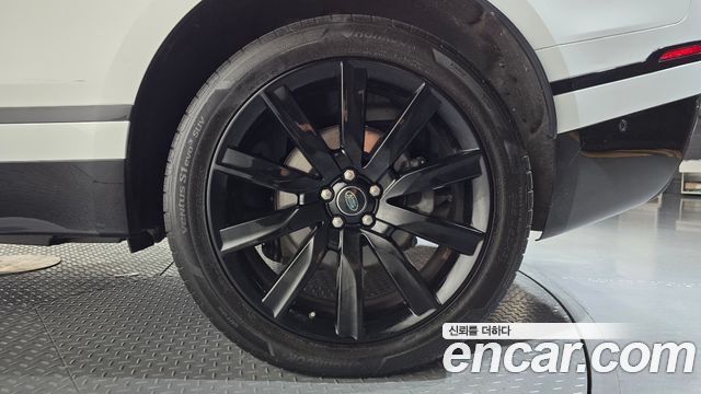 Land Rover Range Rover Velar 3.0 D300 R-Dynamic HSE 2018 — фото 21