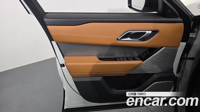 Land Rover Range Rover Velar 3.0 D300 R-Dynamic HSE 2018 — фото 24
