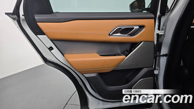Land Rover Range Rover Velar 3.0 D300 R-Dynamic HSE 2018 — фото 25