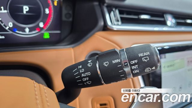 Land Rover Range Rover Velar 3.0 D300 R-Dynamic HSE 2018 — фото 28